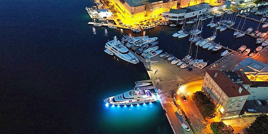 pokazy nad wodą, pokazy w porcie, pokazy w marinie, pokazy nad morzem